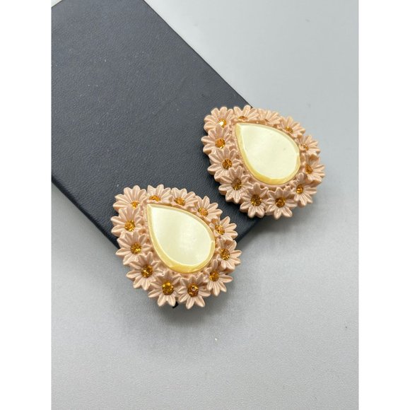 Featherlight Clip On Earrings Drop Shaped Flowers Peach Lightweight Celluloid - Picture 3 of 7